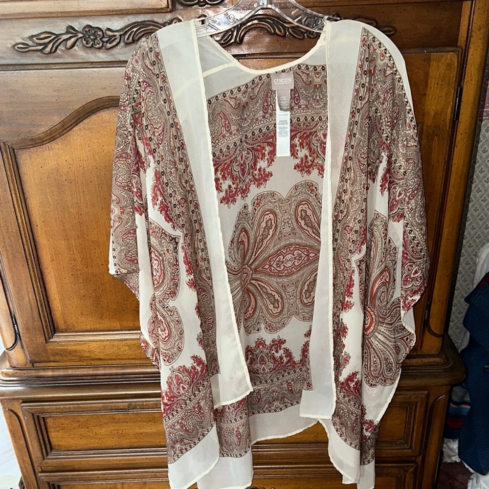 Chico's Red and Cream Paisley Kimono